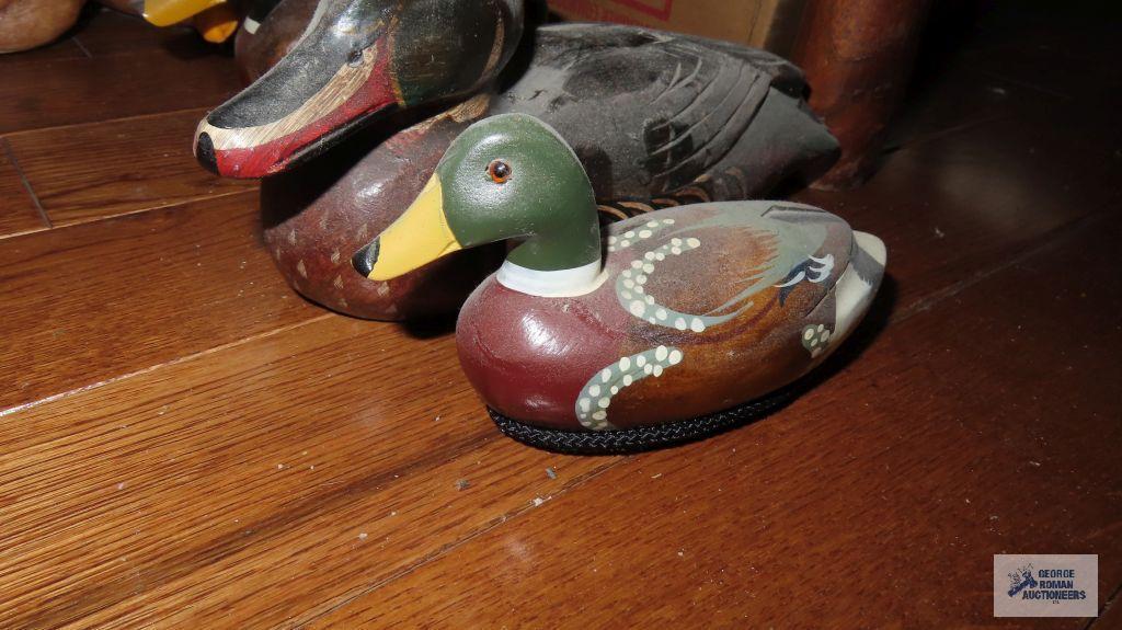 Home Interiors duck family and other wooden ducks