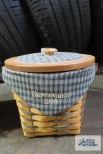 Longaberger 1998 commemorative barn raising basket