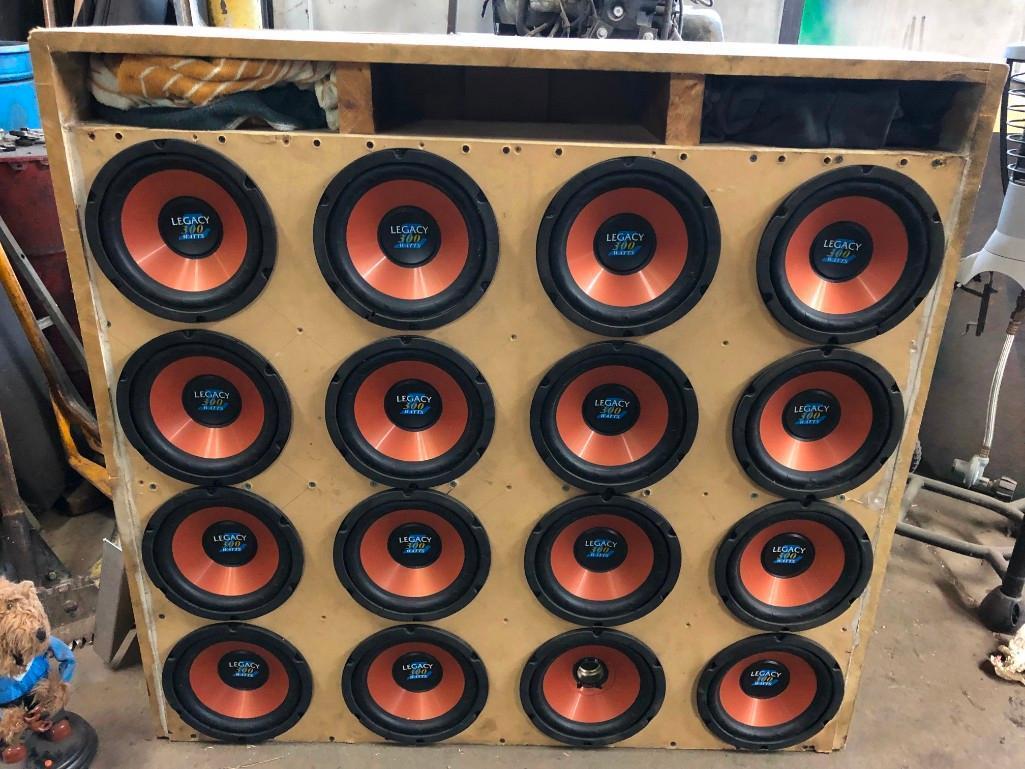 Speaker Box w/ 16 LEGACY 300 watts
