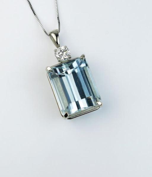 Dazzling Pendant