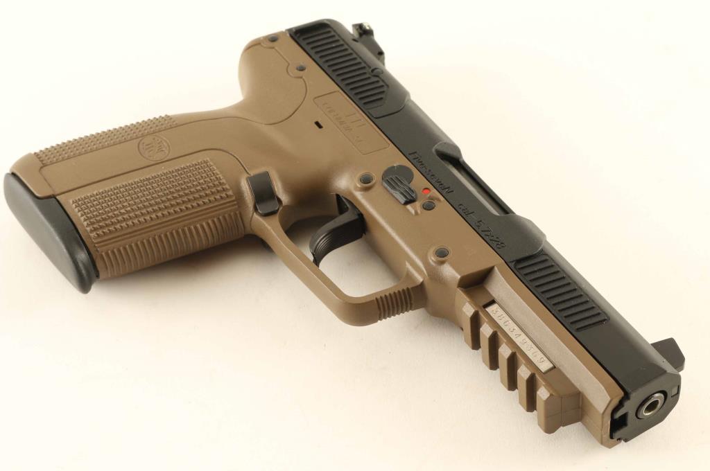 FN Five-seveN 5.7x28mm SN: 386349369