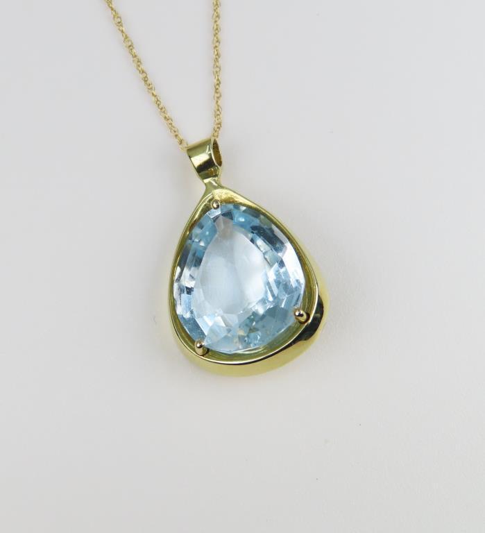 Wonderful Pear Shape Aquamarine Pendant