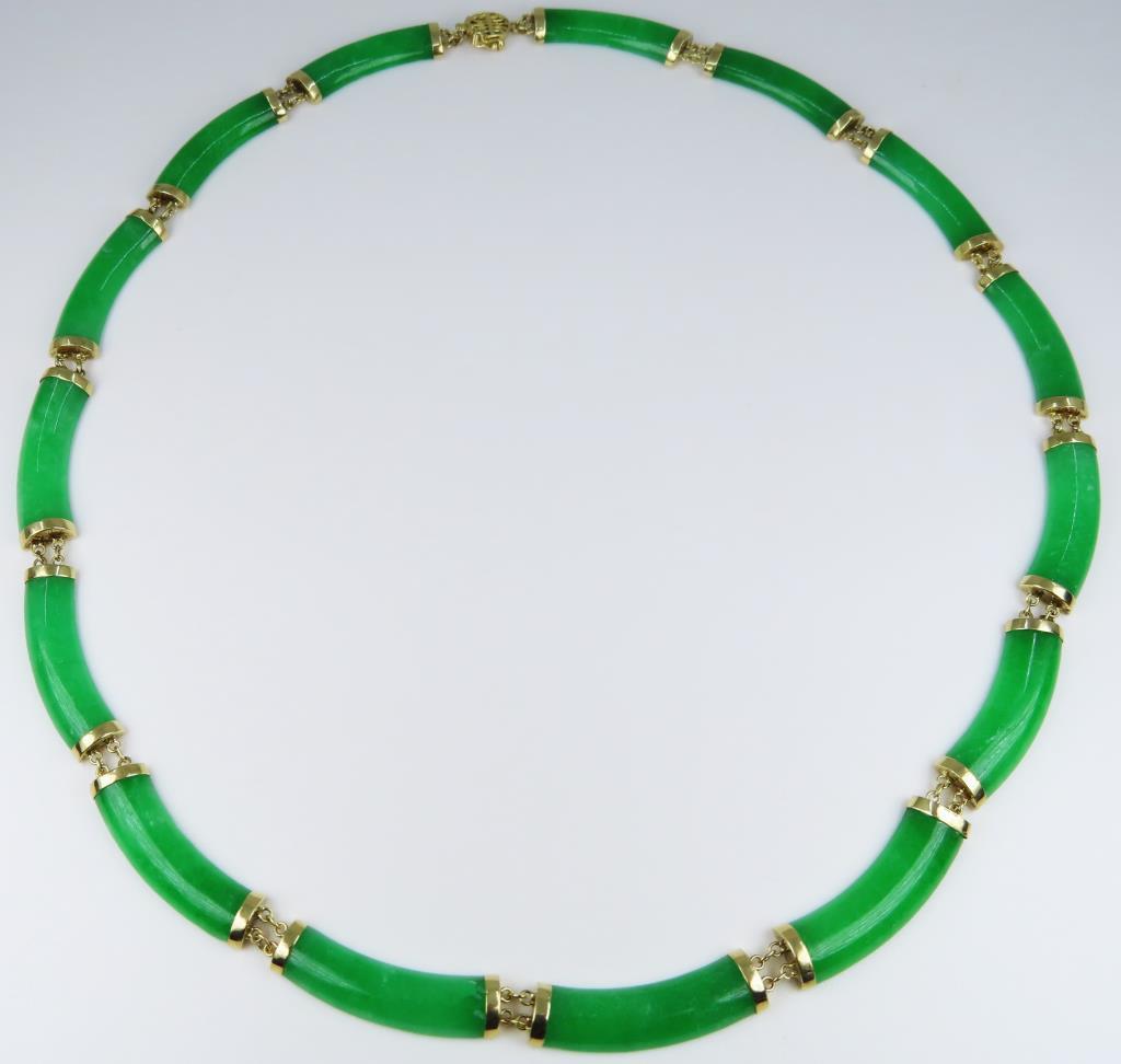 Exquisite Fine Quality Apple Green Jade Necklace