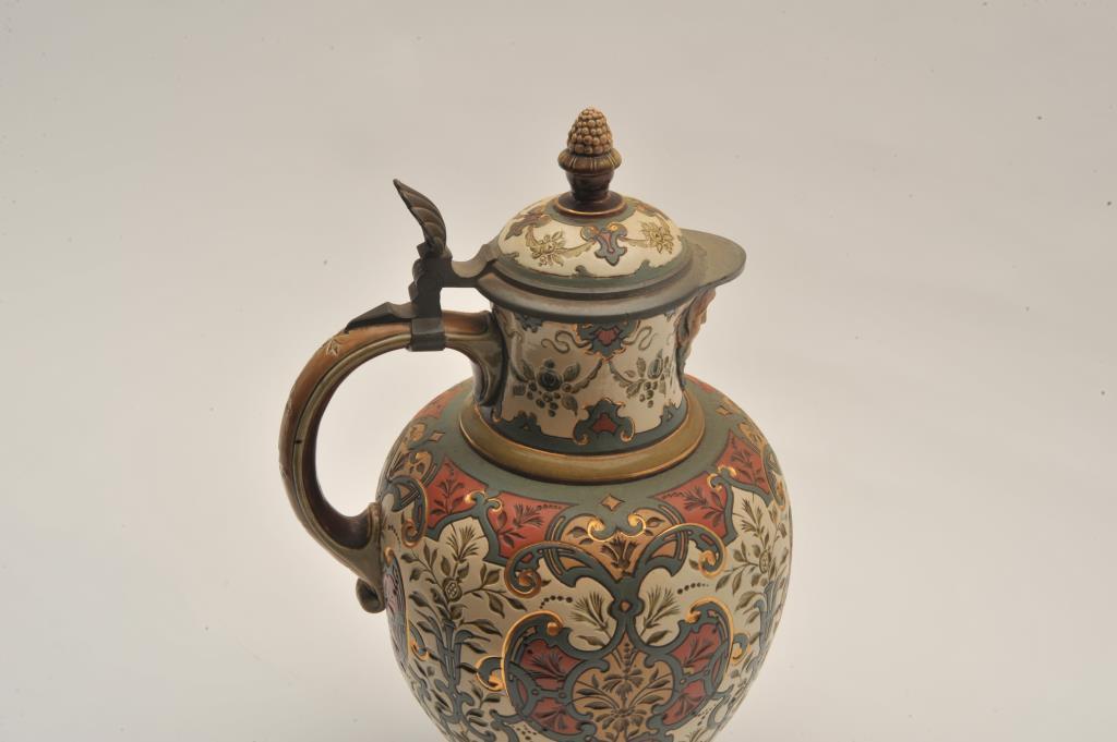 EVE-13 VILLORY AND BACH (METLACH) PITCHER