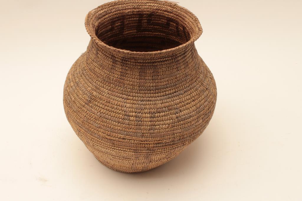 18CW-8 OLLA SHAPED BASKET