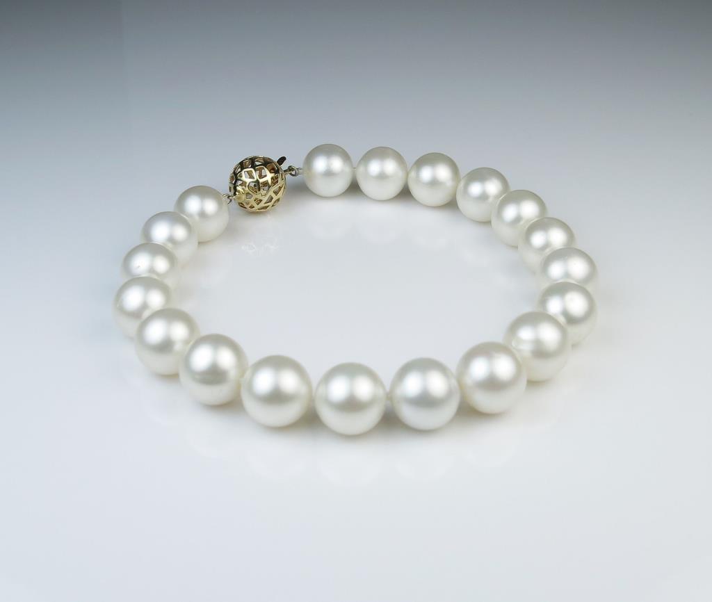 18CAI-21 SOUTH SEA PEARL BRACELET