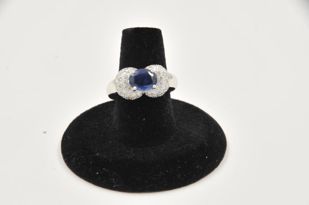 18RPS-23  SAPPHIRE & DIAMOND RING