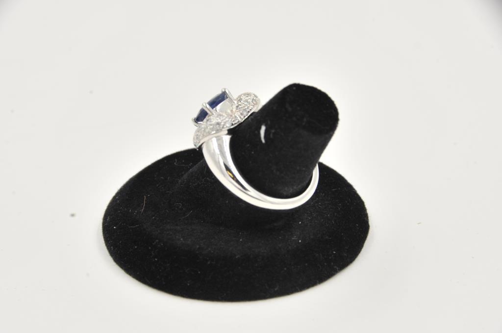 18RPS-23  SAPPHIRE & DIAMOND RING