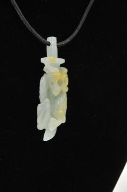 18RPS-34 JADEITE CARVING PENDANT