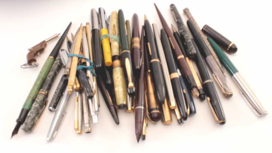 19KC-4 LIFETIME COLLECTION OF FOUNTAIN PENS