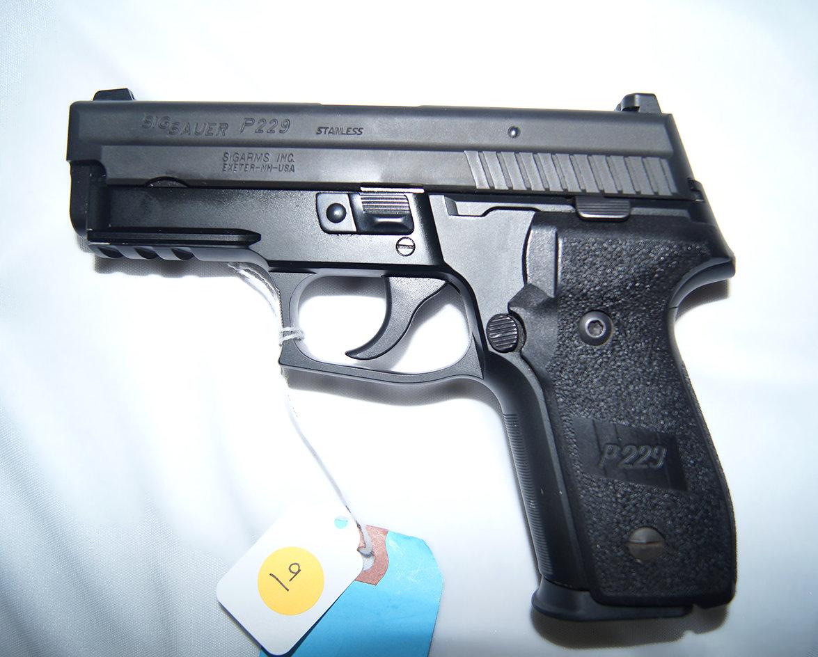 Sig Sauer P229--Caliber: 40 Cal.--Double Action