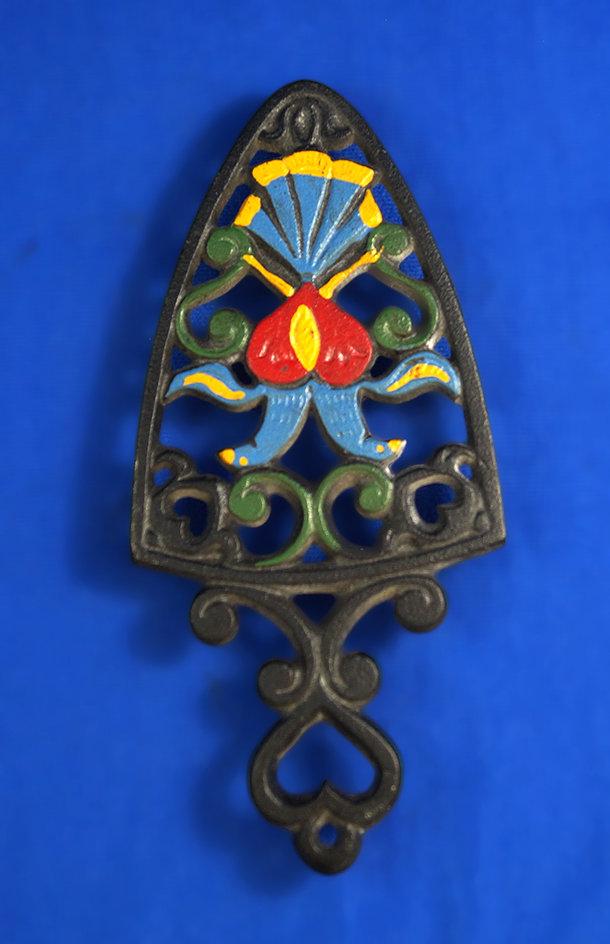 Trivet, painted, 8 3/8" long