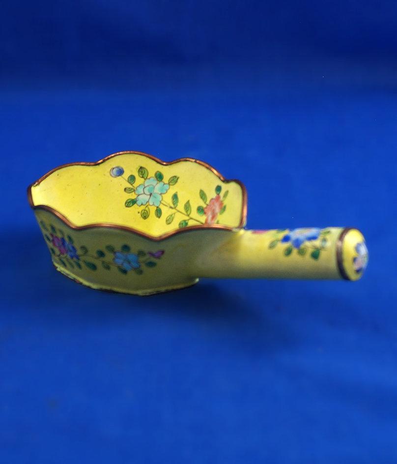 Oriental pan iron, very decorative painted design, Ht 1 3/4", 6 1/4" long