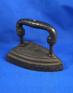 Tailors iron, cast iron, anchor design on base, No 7, Ht 5", 6 1/2" long