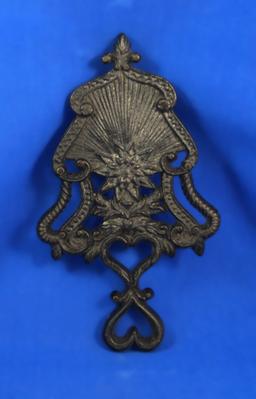 Trivet, 8 3/4" long