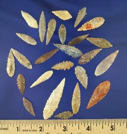 Nice set of 25 serrated African Neolithic points found in the northern Sahara desert region.