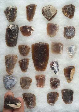 Large group of Knife River Flint scrapers found in the Dakotas, largest is 1 7/8".