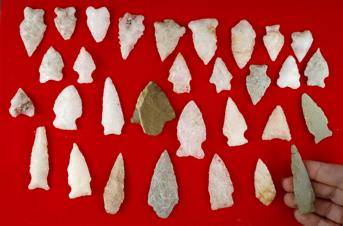 Large group of 31 assorted mostly Quartz arrowheads found in Virginia. Largest is 2 1/4".