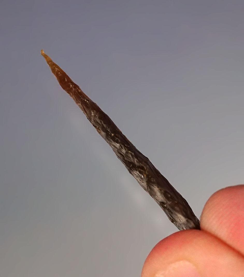 Well styled 1 3/8" needle tip Cornernotch made from Knife River Flint - High Plains region.