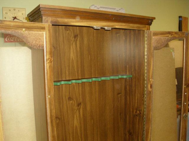 Gun Cabinet w/Bottom Storage - Locks work approx. 32"W x 72"H x 13"D