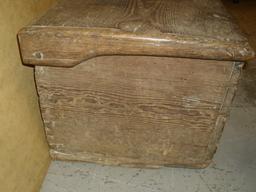 L@@K Great Primitive Wood Chest