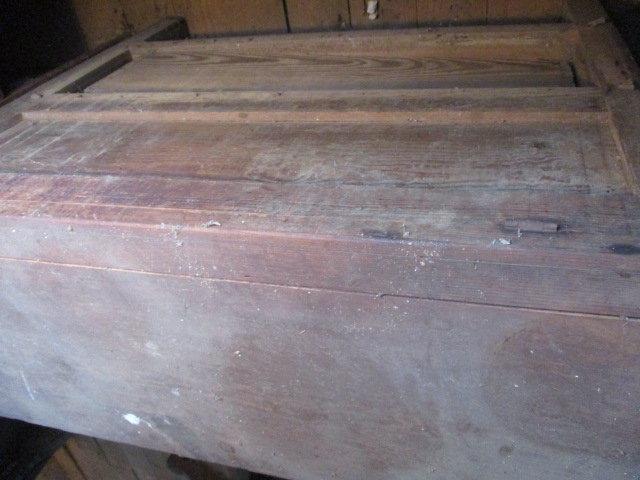 Antique Rustic Cabinet with Lift-up Top and One Drawer