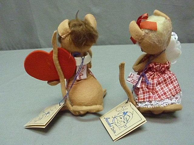 Annalee Dolls 1995 7" Sweetheart Girl Mouse & 7" Sweetheart Boy Mouse