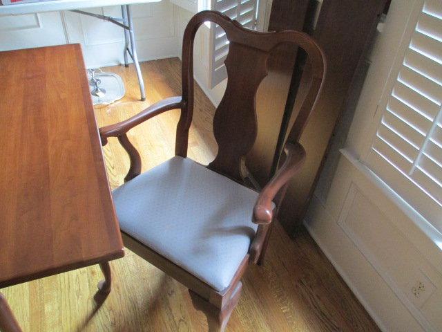 Gate Leg Drop Leaf Table with Six Chairs and Two Leaves