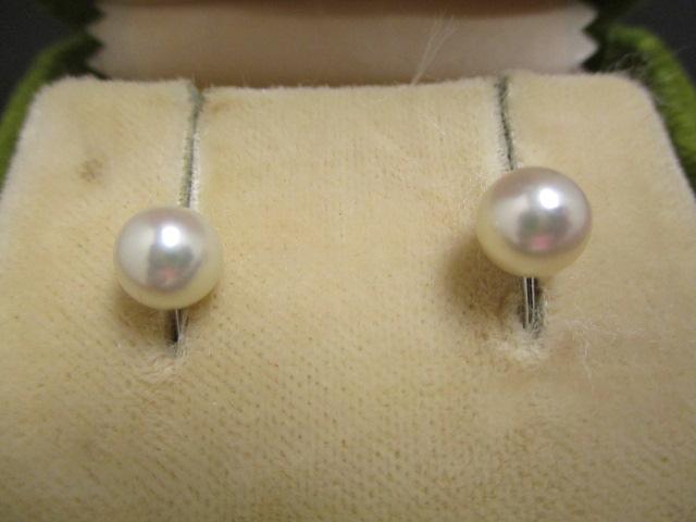 14k White Gold Pearl Screwback Earrings