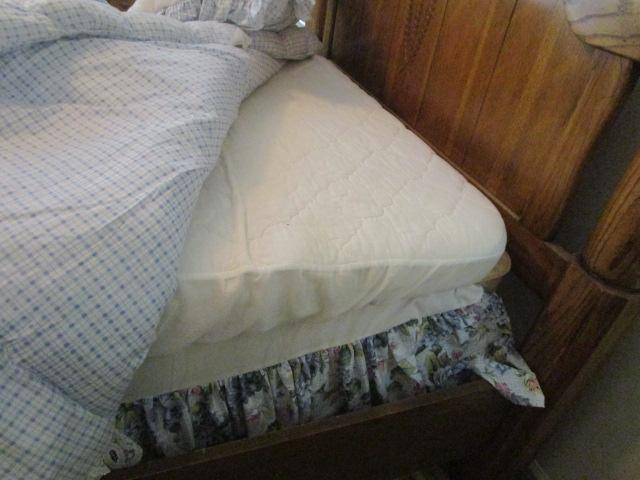 Oak Four Poster Full/Queen Size Bed - with Wood Rails - Includes Full Size Mattress & Boxsprings, Al