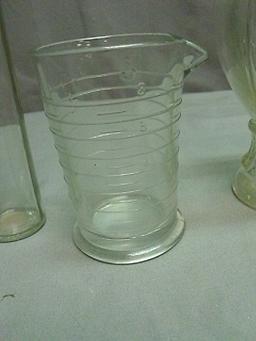 3 Glass Measuring Containers