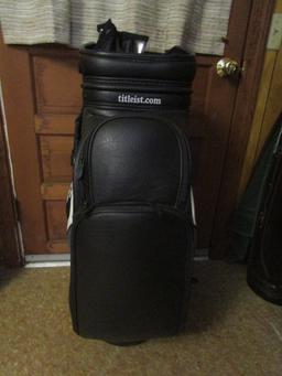 Black & White Titleist Golf Bag with Club Cover Up