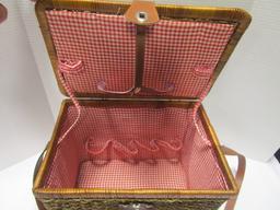 Woven Picnic Basket w/ leather straps