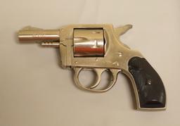 Harrington & Richardson Model 733 .32 S&W Long Revolver