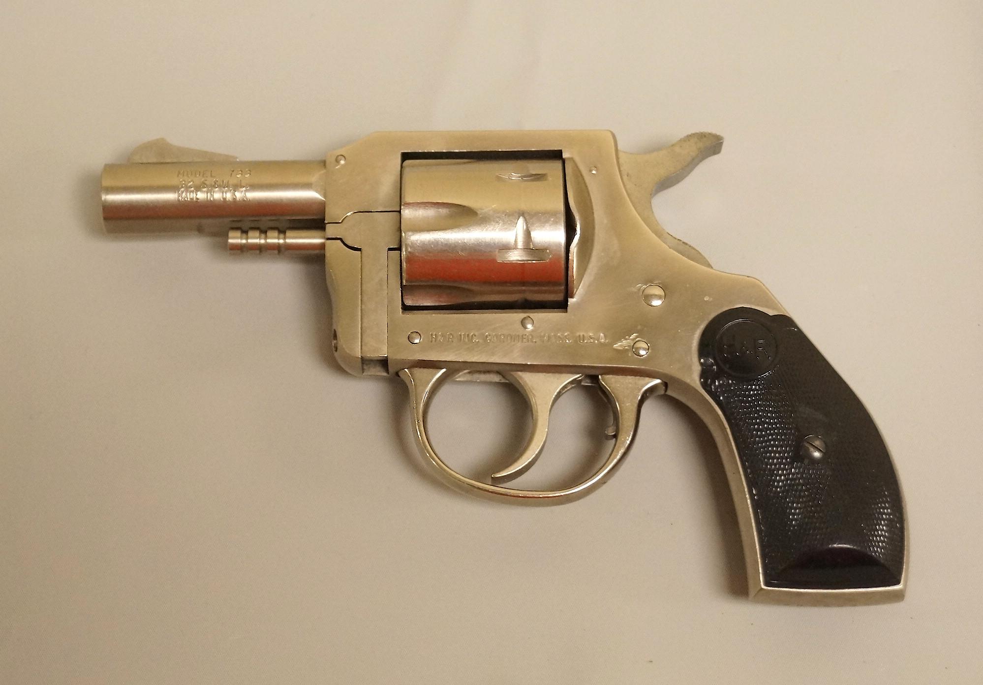 Harrington & Richardson Model 733 .32 S&W Long Revolver