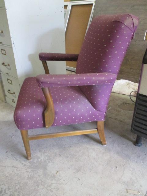 Single Upholstered Occasional Chair