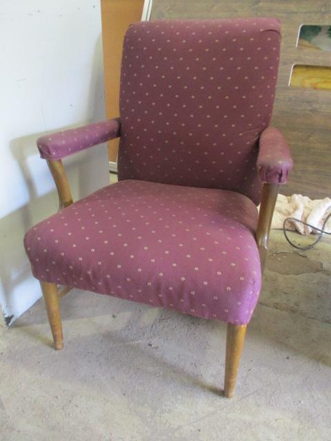 Single Upholstered Occasional Chair