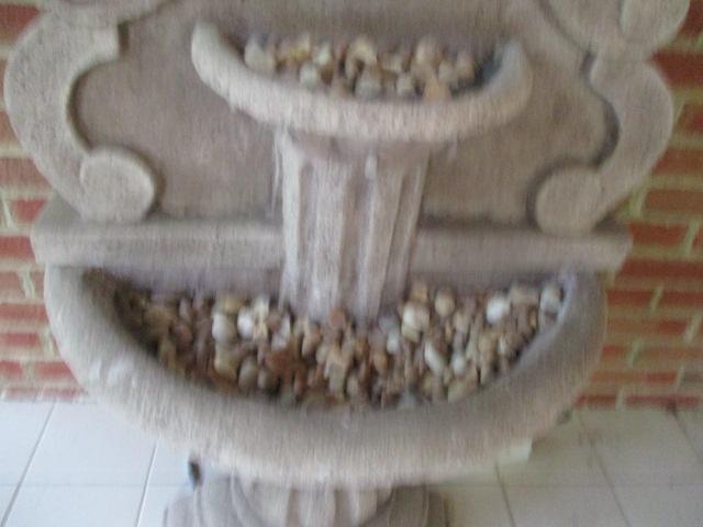 Light Weight Garden Fountain with Lion Head Design