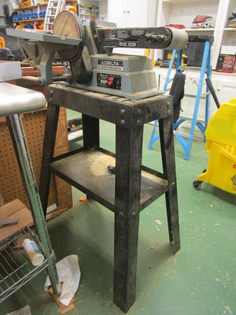 Delta 4" Belt/6" Disc 1/3 HP Sander on Stand