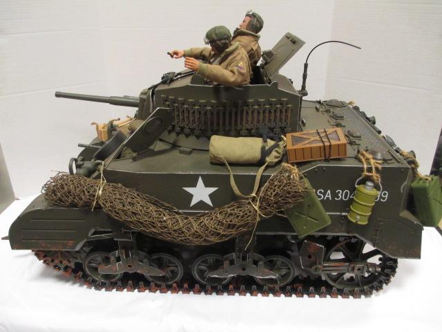 2000 21st Century Toys US Army War Tank with Three Action Figures