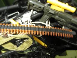 1997 Hasbro G.I. Joe Footlocker with Rifle/Weapon Accessories