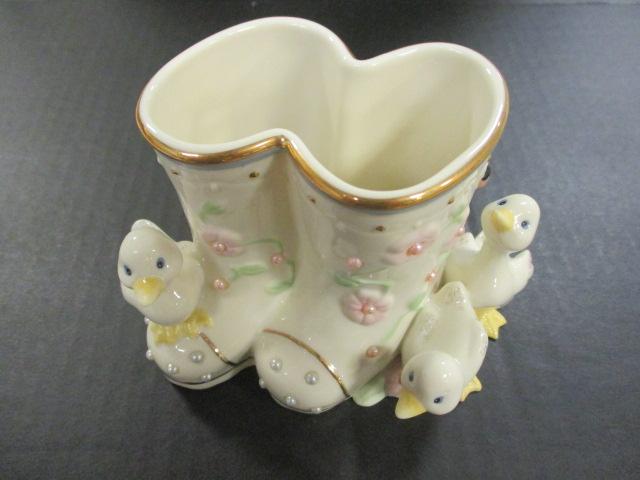 Lenox Petals & Pearls Duck Bud Vase