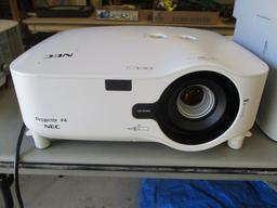NEC NP1200 Projector