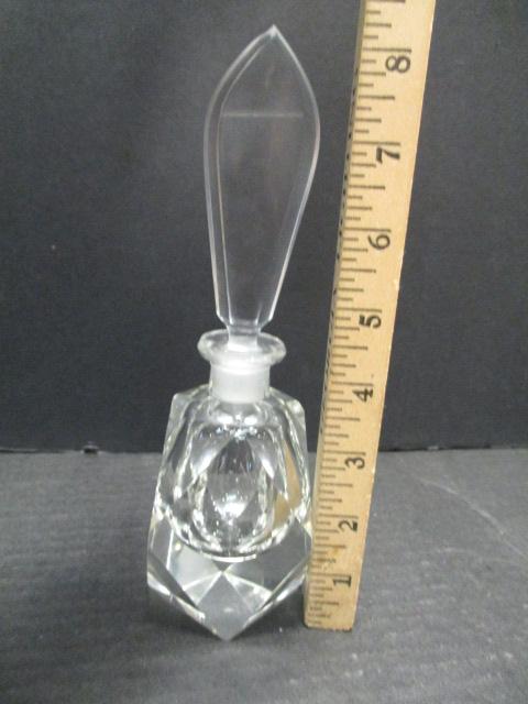 Beautiful Art Glass Perfume Bottle with Stopper