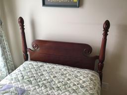 Pair of Vintage Mahogany Pineapple Post Twin Beds