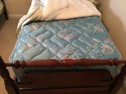 Pair of Vintage Mahogany Pineapple Post Twin Beds