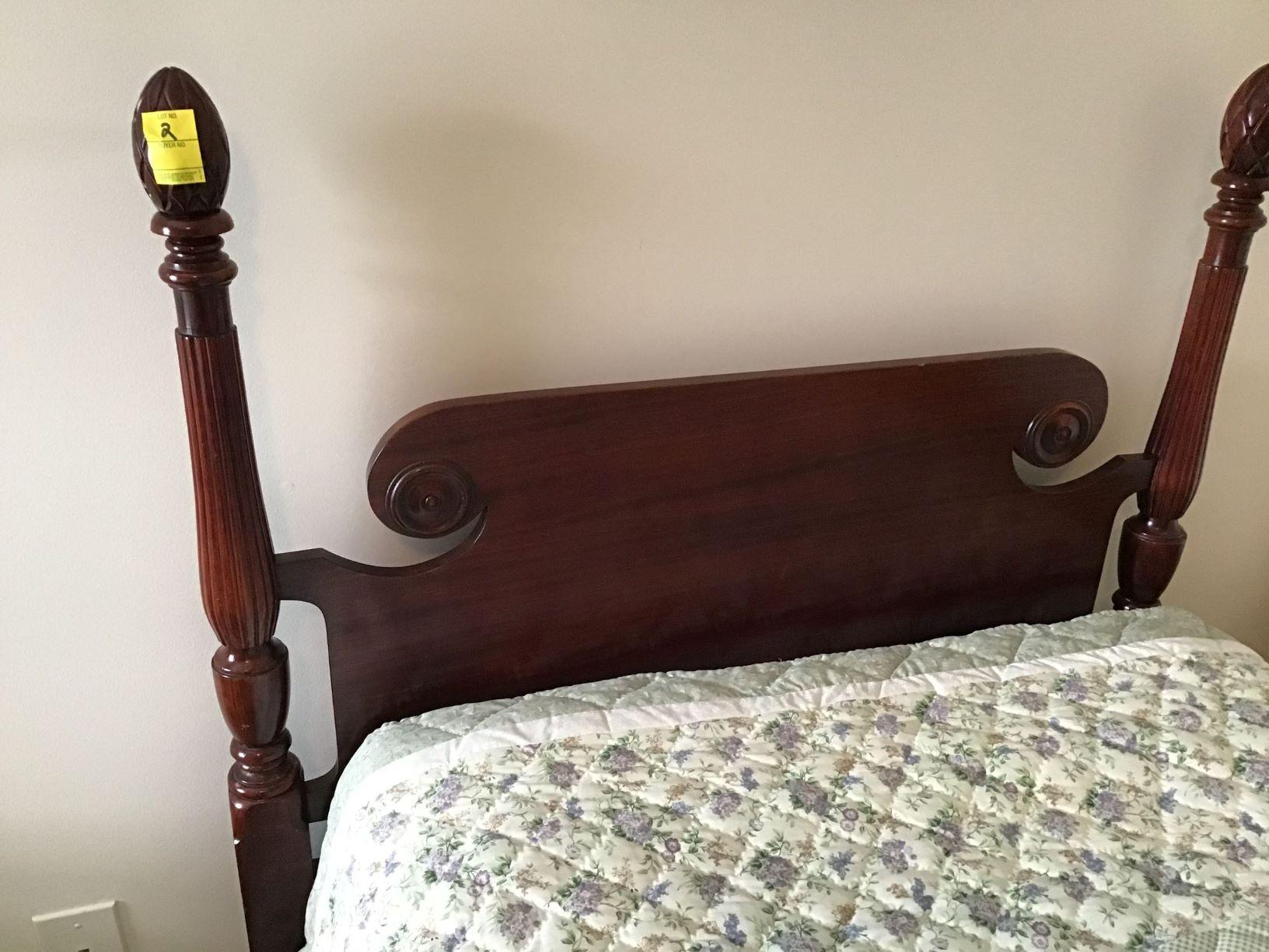 Pair of Vintage Mahogany Pineapple Post Twin Beds