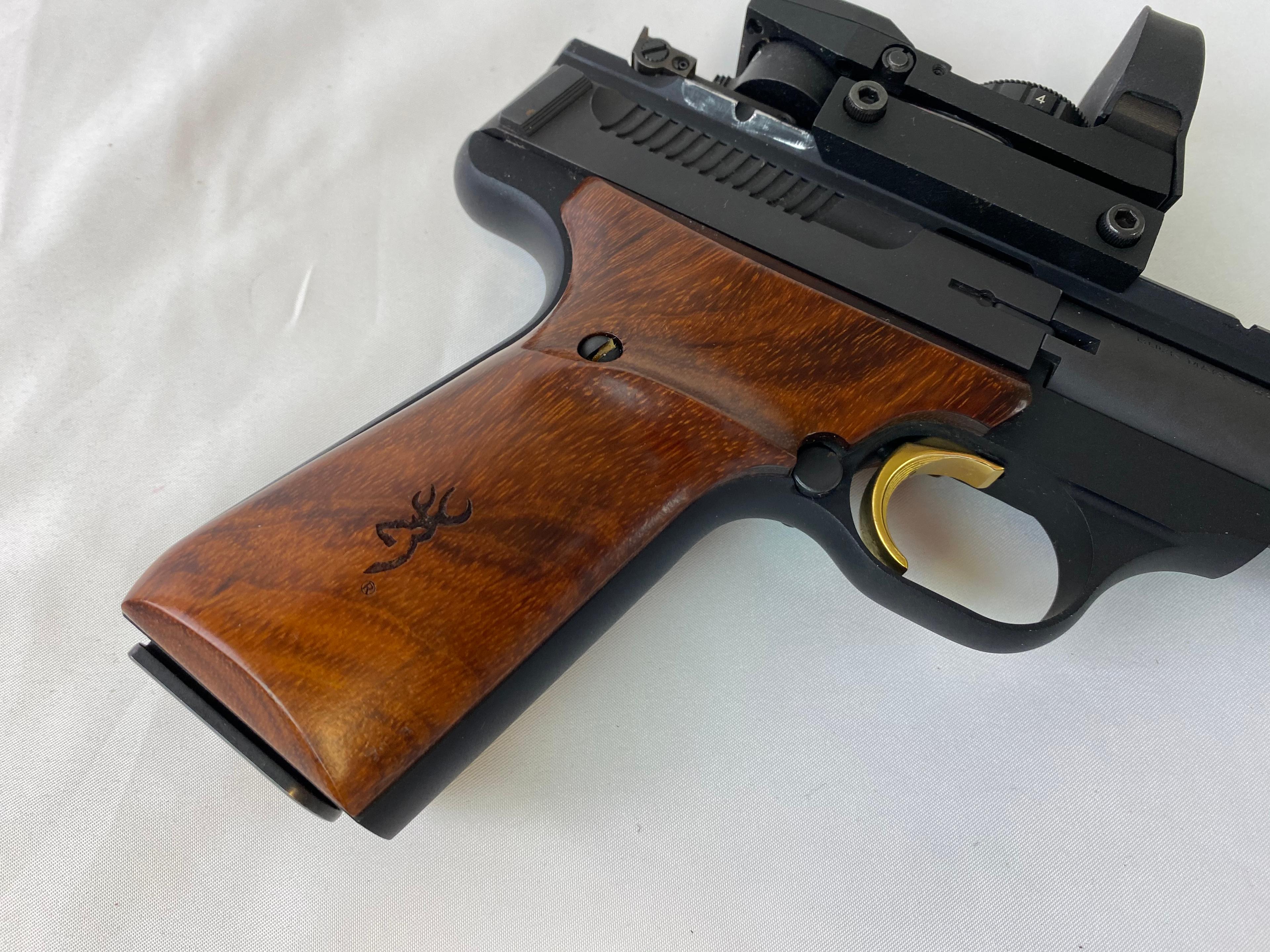 Browning Buck Mark .22LR 5.5 Target SE Semi-Automatic Pistol with Holographic Sight in Box