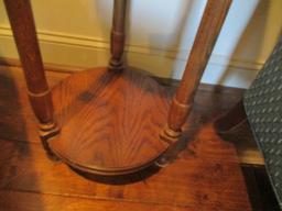 Round Lane Wood Pedestal Stand with Undershelf