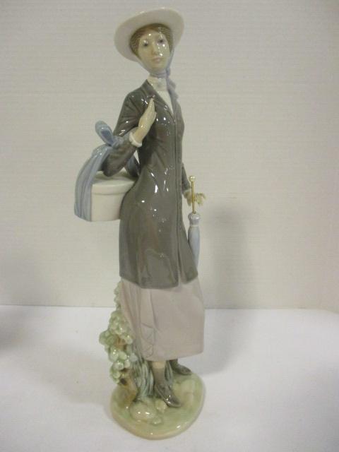 Rare! Retired Lladro Woman with New Hat #5345